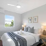 Brisbane Oasis+Spa Tennis Court