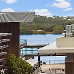 Link Portside Wharf Aparthotel 4*