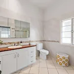 Charming 5br Family W/pool 10min From Airport