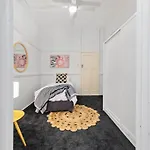 Charming 5br Family W/pool 10min From Airport Brisbane