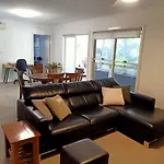 Adorable Private 2 Bedroom Guest + Pool
