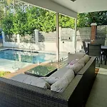 Adorable Private 2 Bedroom Guest + Pool