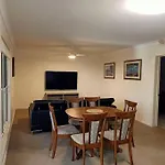 Adorable Private 2 Bedroom Guest + Pool Apartment