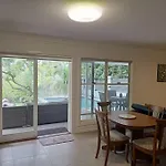Adorable Private 2 Bedroom Guest + Pool * Brisbane