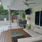 Adorable Private 2 Bedroom Guest + Pool * Brisbane