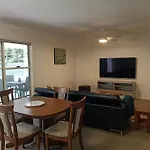 Apartment Adorable Private 2 Bedroom Guest + Pool *