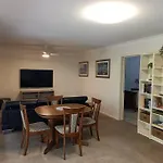 Adorable Private 2 Bedroom Guest + Pool *