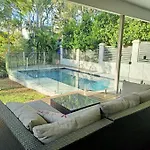 Apartment Adorable Private 2 Bedroom Guest + Pool