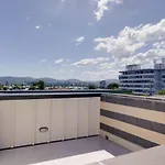 Highgate Hills New 3Bed Apartment Close To City