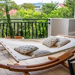 Luxurious 2-Bedroom Space With Private Parking