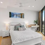 Brand-New Central Studio Apart With Views