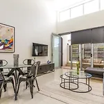 Luxurious 3Bdr Townhouse In Great Location