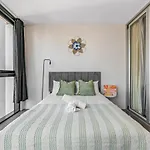 Centre 3br With Stunning Views Brisbane