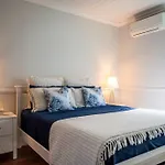 Stylish Home Overlooking Moreton Bay