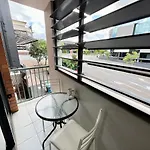 Stylish Apartment W/ Free Access To Park & Pool