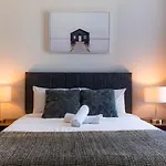 Centre 3br With Stunning Views Apartment Brisbane