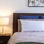 New 1 Bed 1Bath Apartment At Toowong