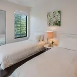 H6B - Round About Bulimba