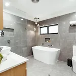 Holiday home Bali Vibes Serene Tropical Oasis 4bd *