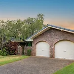 Hobbit House Inspired 4Br Cozy Fairytale Cottage