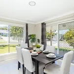 Spacious Newly Redecorated 5bd Family *