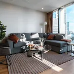 Lux 37th Floor 2br 2bath, Infinity Pool, Gym, Wifi