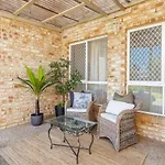 Spacious Newly Redecorated 5bd Family Holiday home Brisbane