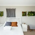 Spacious Newly Redecorated 5bd Family *