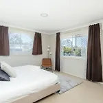 Spacious Newly Redecorated 5bd Family