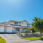 Spacious Newly Redecorated 5Bd Family Home