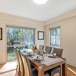 Peaceful Suburban Family Home Easy Access To City