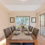 Peaceful Suburban Family Home Easy Access To City