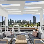 South Bank Central 1 Bedroom Apartment With Parking