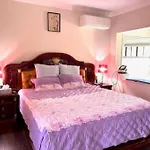 Home Away From Home In Sinnamon Park, Queensland