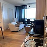 High-Level River & Mount View Apt In Sth Brisbane