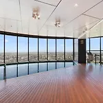 Skyline View High Floor 2br With Sofa Bed And Free Parking Apartment Brisbane