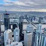 Skyline View High Floor 2br With Sofa Bed And Free Parking Apartment Brisbane