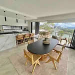 Sub-Penthouse In The Heart!