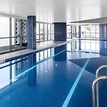 Skyline & Riverview Skyhigh Seduction Luxe Apartment *