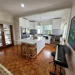 Spacious Home Near Cbd & Airport