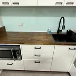 Stylish Luxury Executive Apartment Close To Everything !