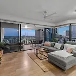 Breathtaking! 2Bed/2Bath/1Car/Pool ~ Cbd