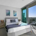 Fall In With Waterfront Resort-style Living Apartment *
