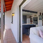 Tropical Dreaming In The Heart Of Indooroopilly Holiday home