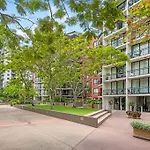 Resort Pad ~ 1Bed/1Bath/Balcony/1Car ~ 10 Mins Cbd