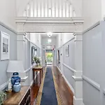 The Fireplace! 1 Bed/1 Bath/1 Car ~ New Farm