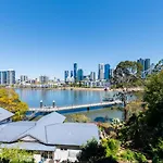 Riverside Breeze Haven Apartment
