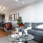 Lux 35th Floor 2br 2bath, Infinity Pool, Gym, Wifi Apartment *