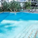 Artistic South 2 Bedroom With Parking Apartment *