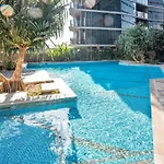 Artistic South 2 Bedroom With Parking Apartment